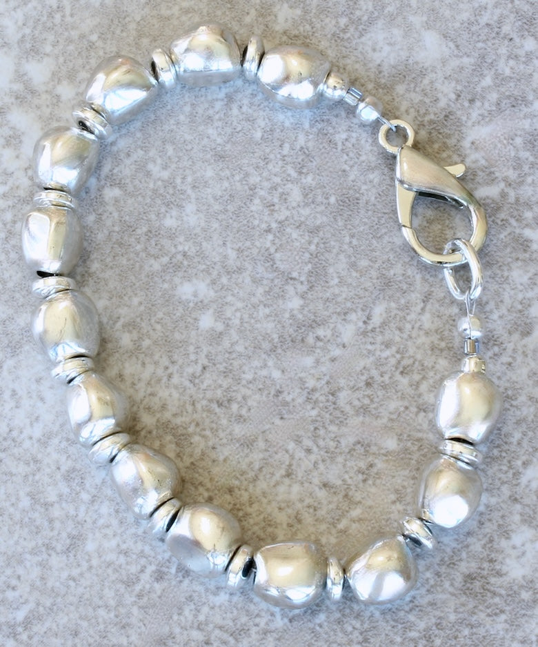 Pewter Near Rounds 13-Bead Bracelet with Polished Hematite Discs and a Silver Lobster Clasp